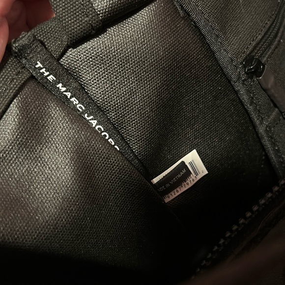 Marc Jacobs The Tote Bag Large Size - Picture 6 of 12